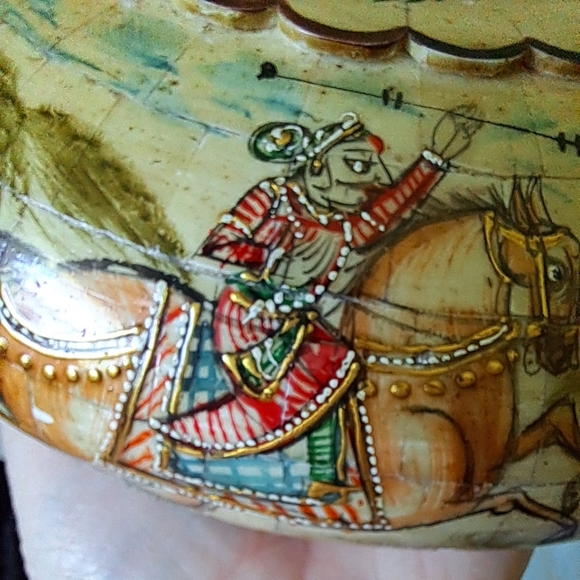 Antique HandPainted Moriage Indian Opium Box w/ Inlaid Camel Bone and Ebony Wood - Picture 11 of 14